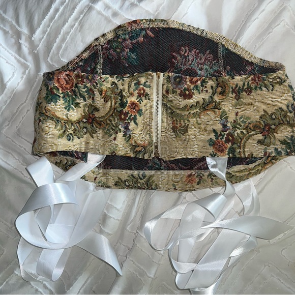 Floral Print Tie Shoulder Zip Back Crop Top brand new without tags - Picture 7 of 10